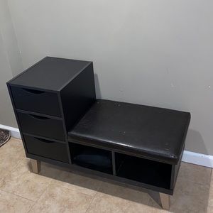 Take a seat tie ur shoe and keep mail keys n mail